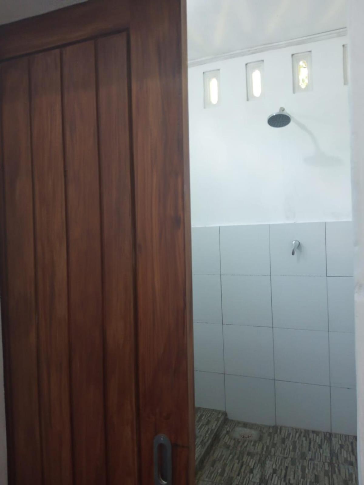 Kri Homestay Kuta  Luaran gambar